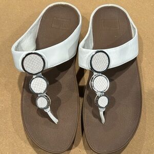 Women's Halo Bead-Circle Leather Toe-Post Sandals Urban White